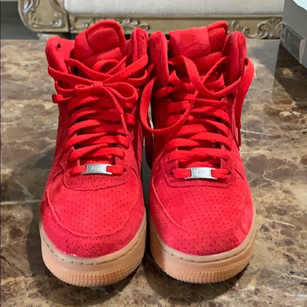 WMNS Air Force 1 Hi SUEDE